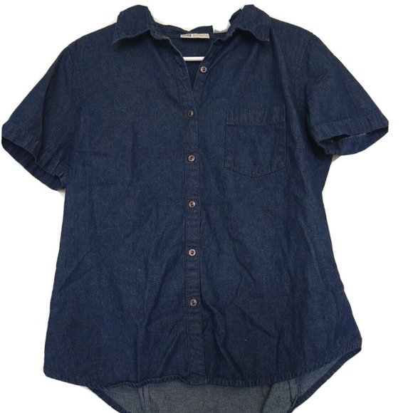 Faded Glory Tops - 💲❤️Sale💲❤️Faded Glory Medium Denim Top